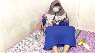 Cewek Hijab Indonesia Lagi Colmek Sampe Basah