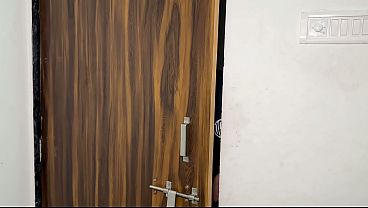 Kakak Tiri Menggantikan Pacar Yang Kurang, Malam Ini Dia Yang Nemenin.