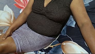 Ibu Tiri Asia Yang Horny Lagi Liburan, Siap Digoyang Di Pantai.