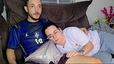 Kakak Tiri Digoda Abang Tiri Sambil Nonton Bola Brasil, Bikin Makin Panas.
