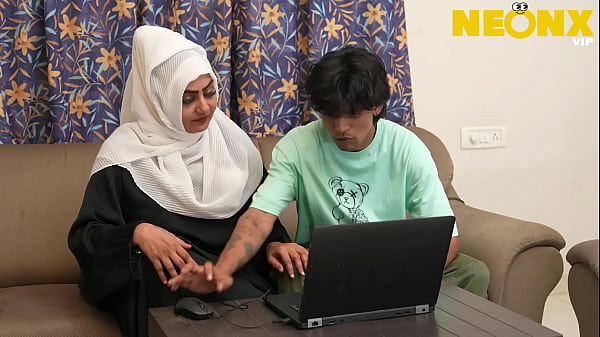 Hijab Cewek Kepergok Bokep Sama Abang Tiri Pas Lagi Mainin Diri Sendiri