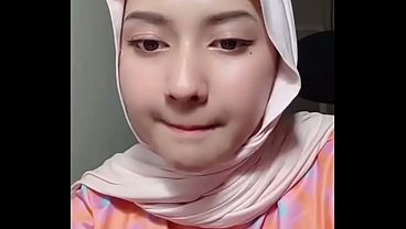 Jilbab Live, Goyangin Pantat Bikin Makin Panas.
